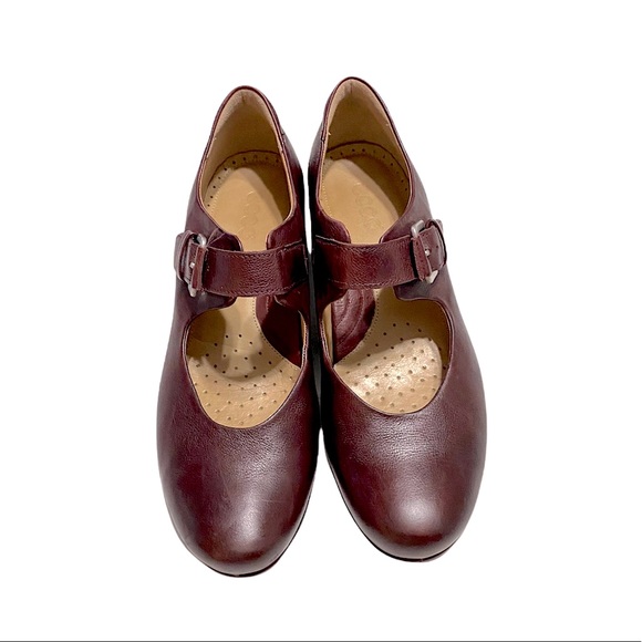 Ecco Shoes - ECCO Maryjanes Sz 40 / 10 Red Burgundy Leather Clogs Strap & Buckle